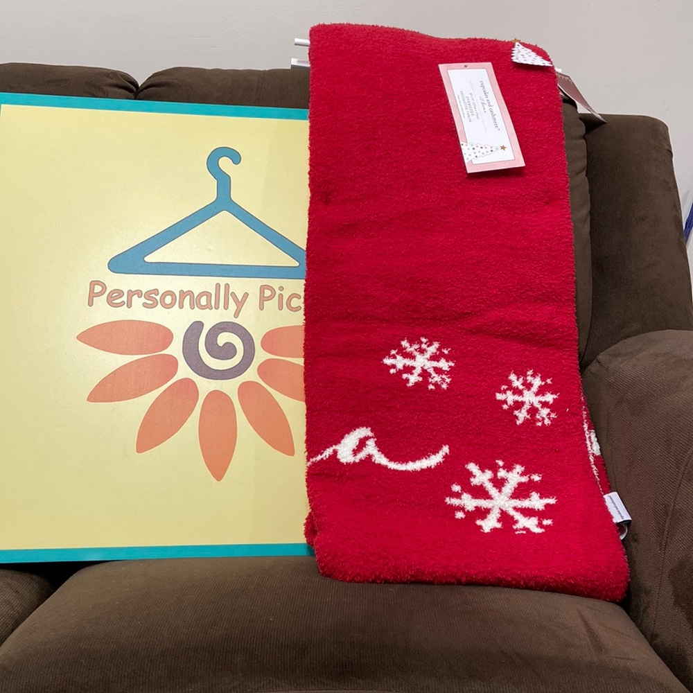 Cupcakes & Cashmere Oversized FALALA Throw